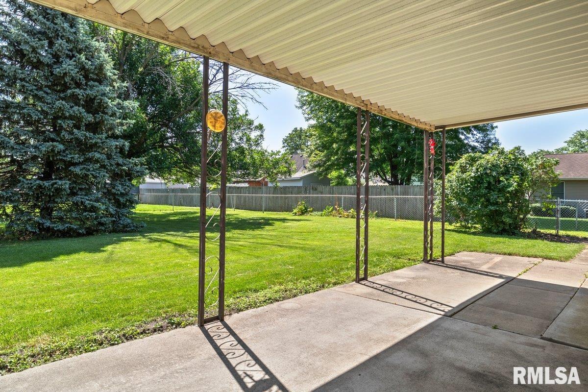 1900 Scarbrough Road Springfield, IL 62702 - Photo 23 of 31