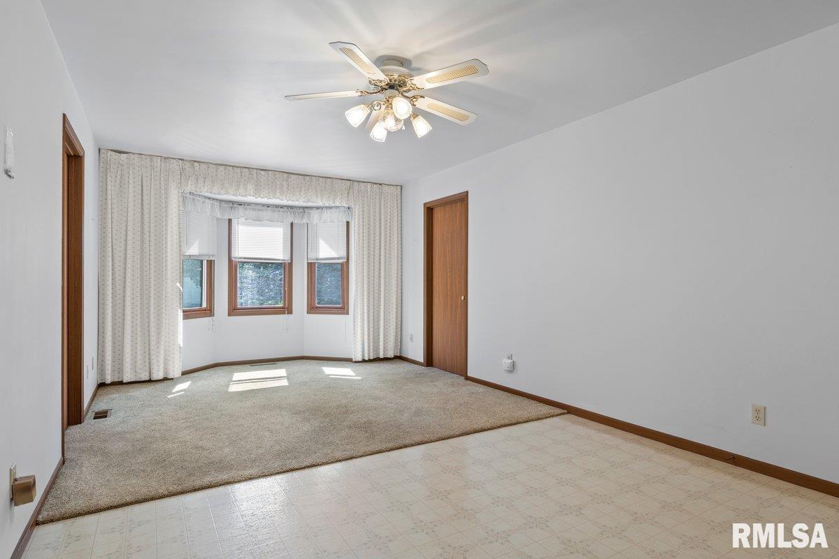 1900 Scarbrough Road Springfield, IL 62702 - Photo 25 of 31