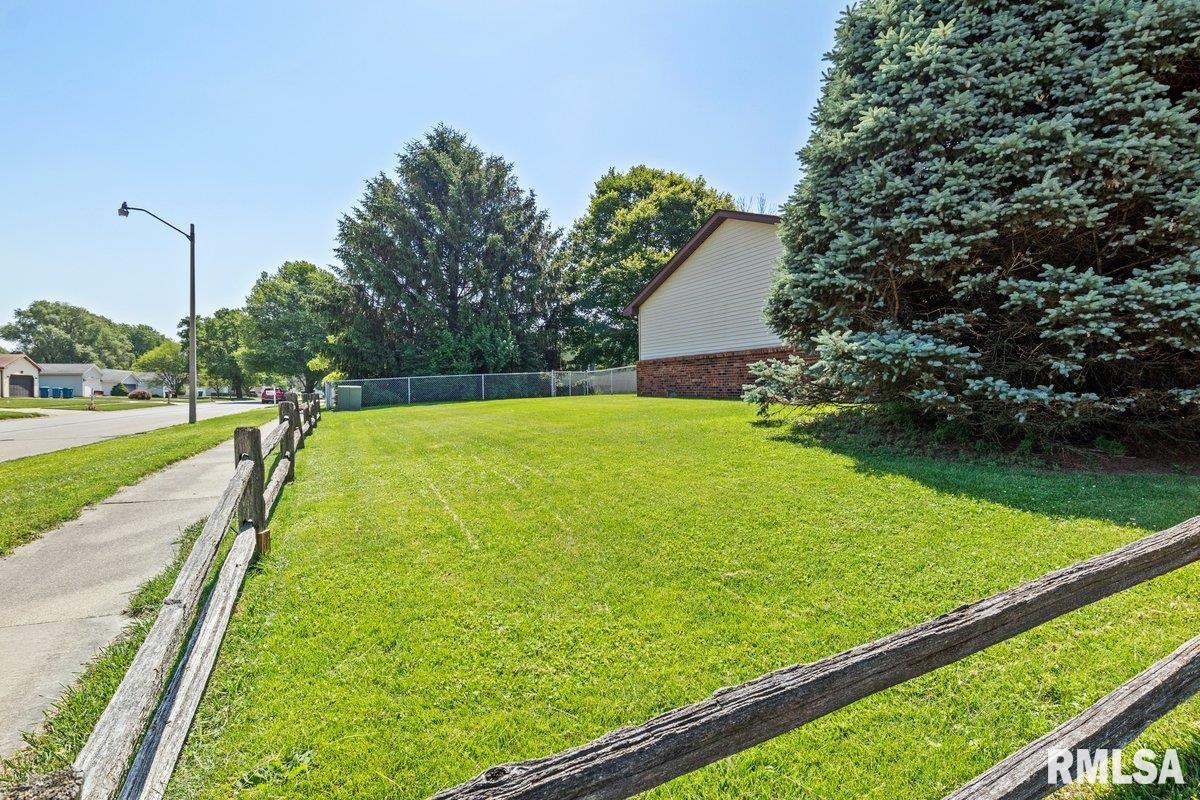 1900 Scarbrough Road Springfield, IL 62702 - Photo 30 of 31