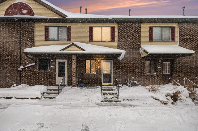 $154,900 | 60 Carriage Lane Southwest, Grand Rapids, MI 49548