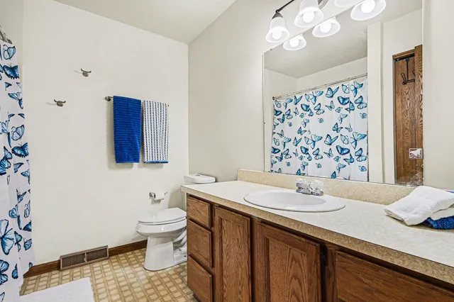 $154,900 | 60 Carriage Lane Southwest, Grand Rapids, MI 49548