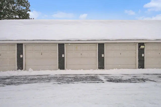 $154,900 | 60 Carriage Lane Southwest, Grand Rapids, MI 49548