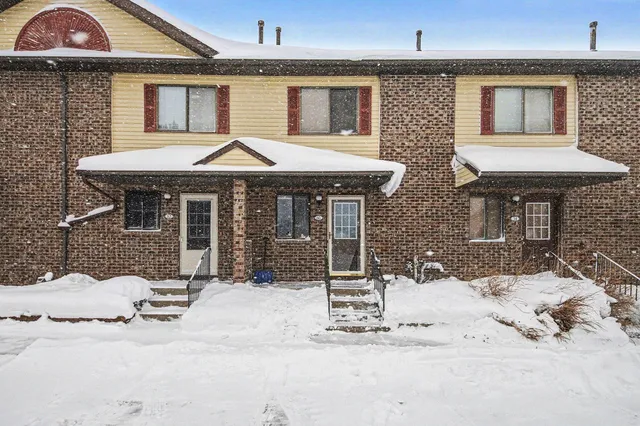 $154,900 | 60 Carriage Lane Southwest, Grand Rapids, MI 49548