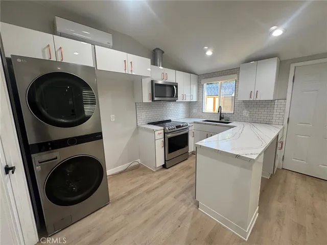 $2,350 | 8100 East A E Token, Long Beach, CA 90808