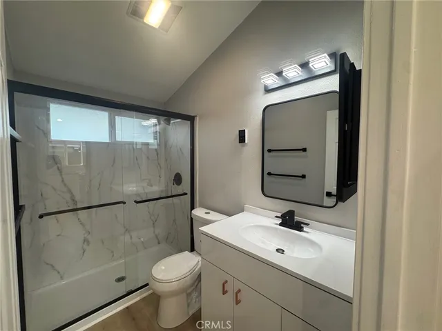 $2,350 | 8100 East A E Token, Long Beach, CA 90808