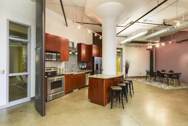 $339,990 | 730 Northeast Stinson Boulevard, Unit 103, Minneapolis, MN 55413