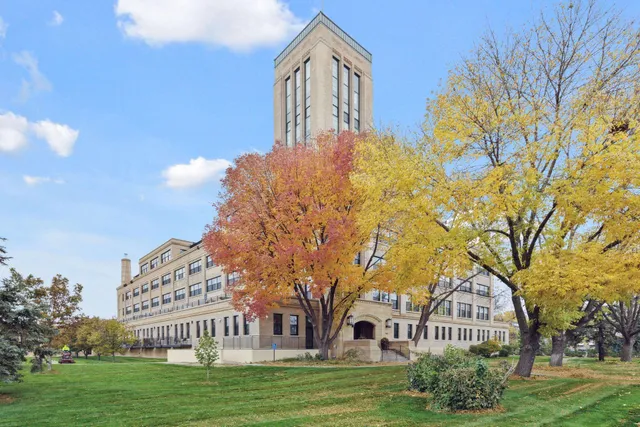 $339,990 | 730 Northeast Stinson Boulevard, Unit 103, Minneapolis, MN 55413