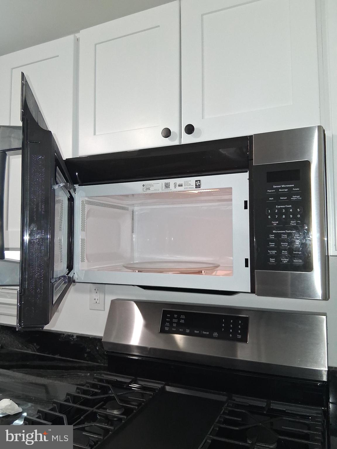 1225 Landover Road Rosedale, MD 21237 - Photo 5 of 48 a close view of stove