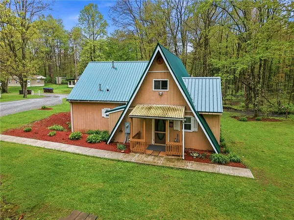 $278,000 | 10168 Conneaut Drive, Conneaut Lake, PA 16316