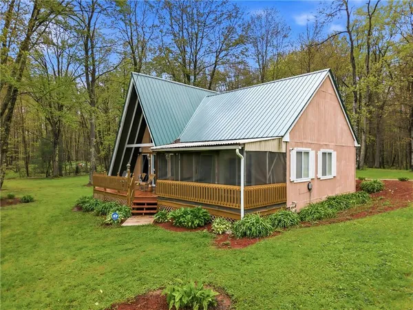 $278,000 | 10168 Conneaut Drive, Conneaut Lake, PA 16316