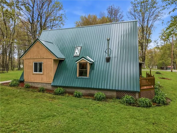 $278,000 | 10168 Conneaut Drive, Conneaut Lake, PA 16316