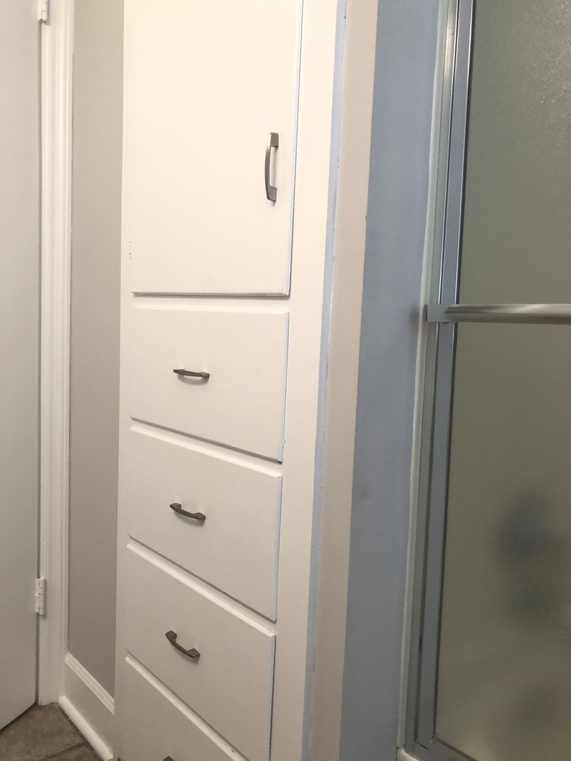 3137 River Road Kankakee, IL 60901 - Photo 22 of 44 a view of a closet