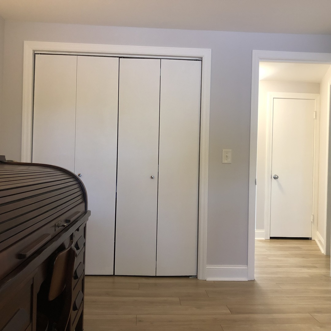 3137 River Road Kankakee, IL 60901 - Photo 26 of 44 a view of a livingroom with wooden floor