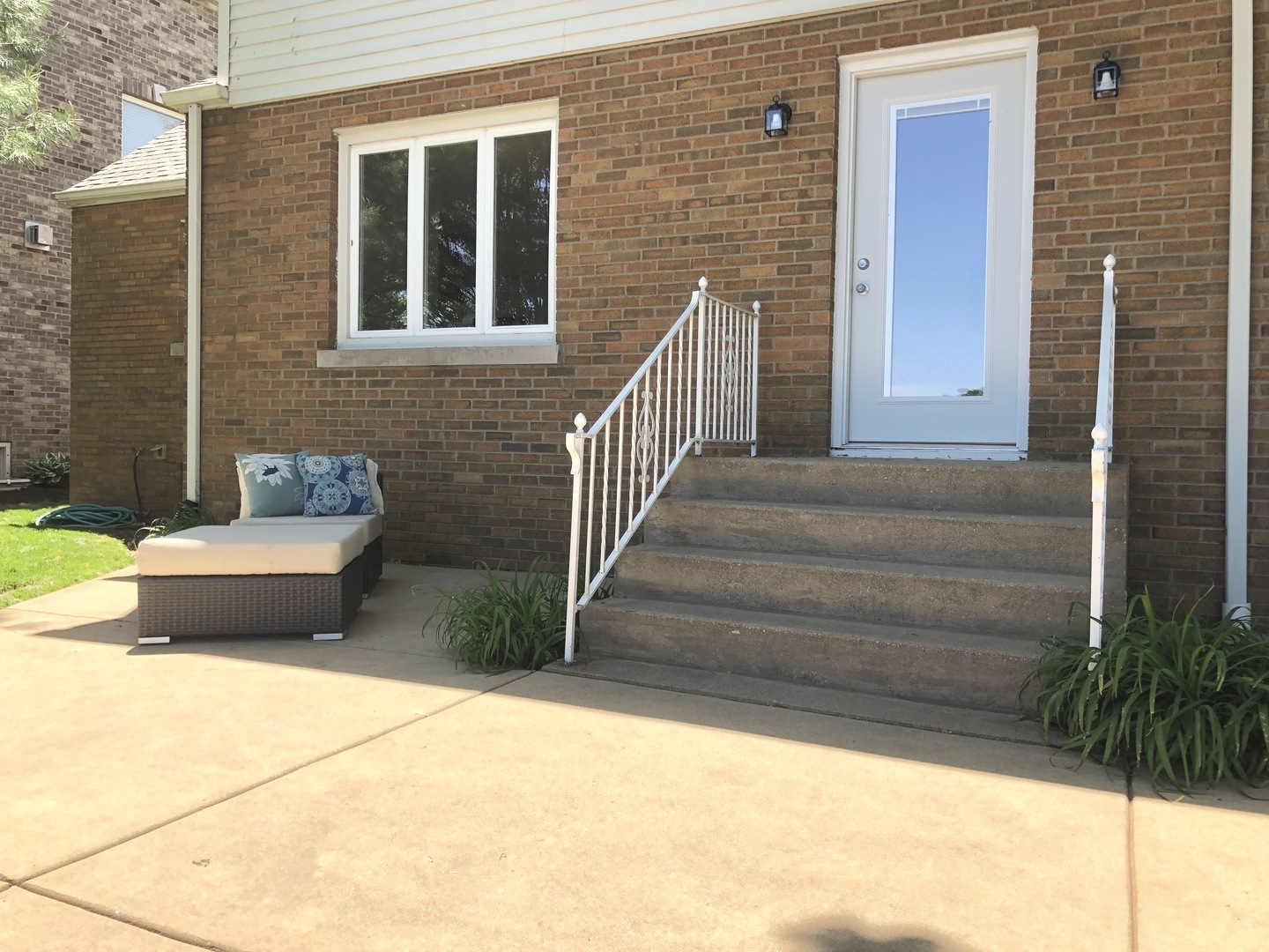 3137 River Road Kankakee, IL 60901 - Photo 41 of 44 a view of a house with a small yard