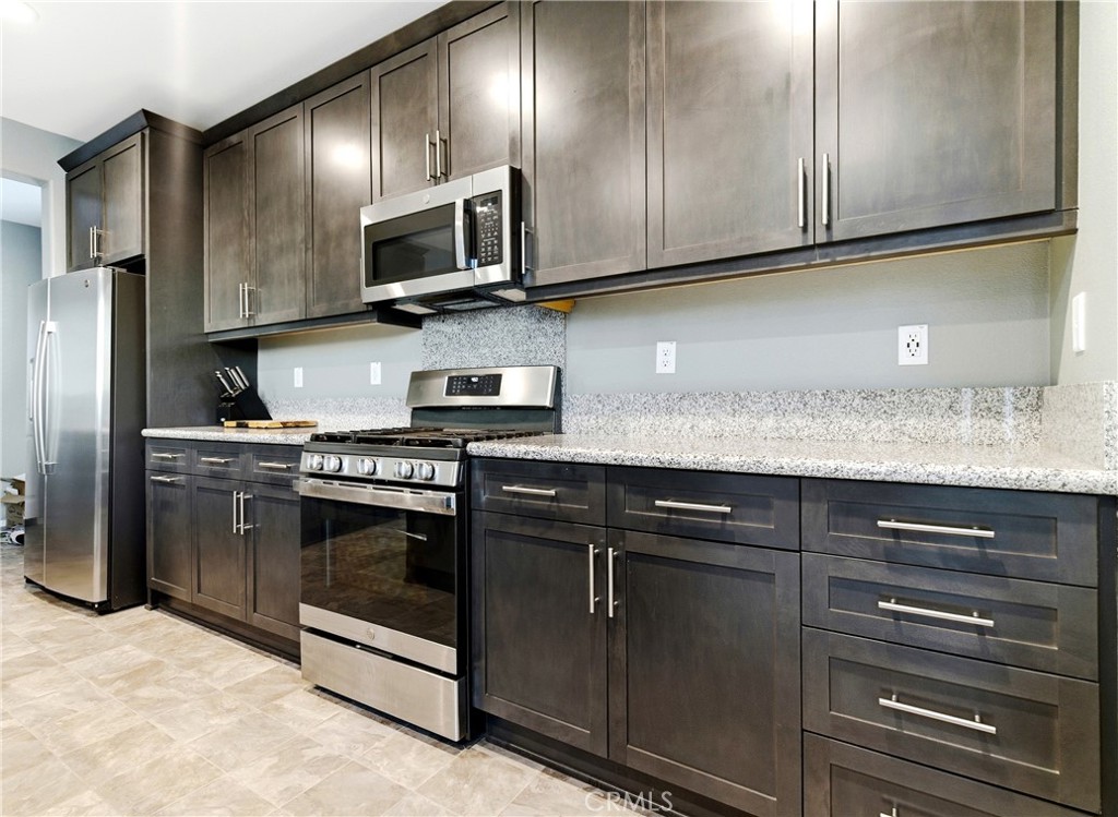 13269 Fremontia Road Victorville, CA 92392 - Photo 12 of 30