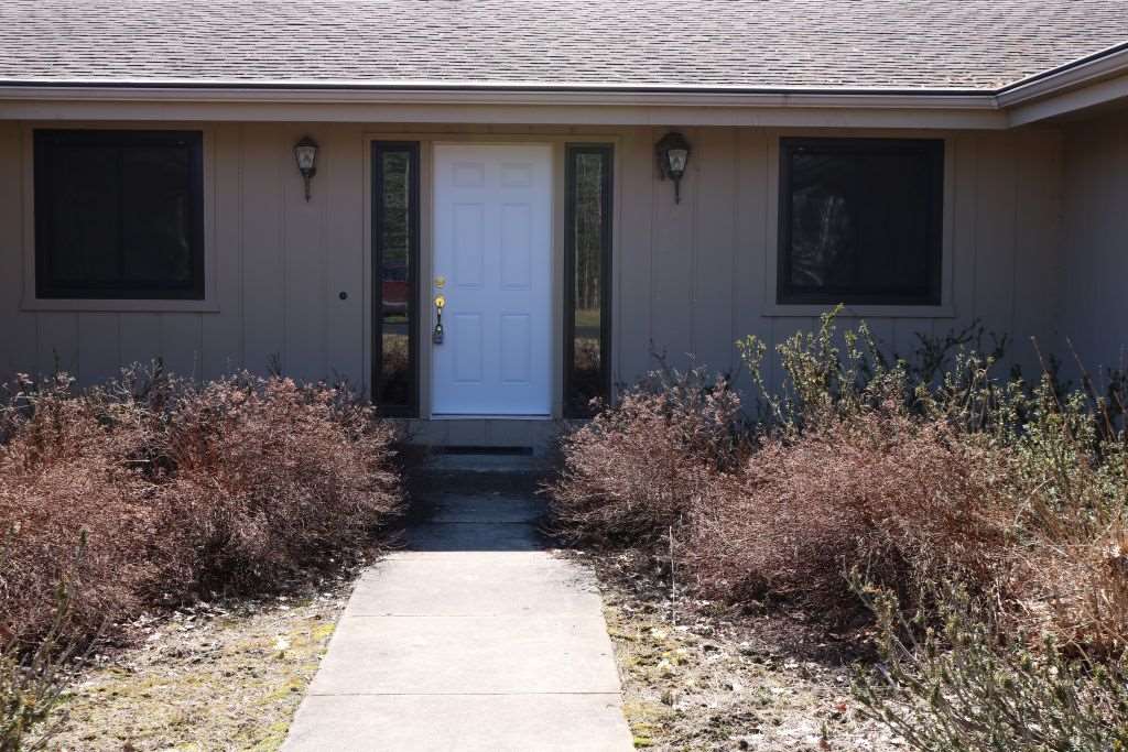 826 East River Road Traverse City, MI 49696 - Photo 9 of 38 1873700-8.JPG