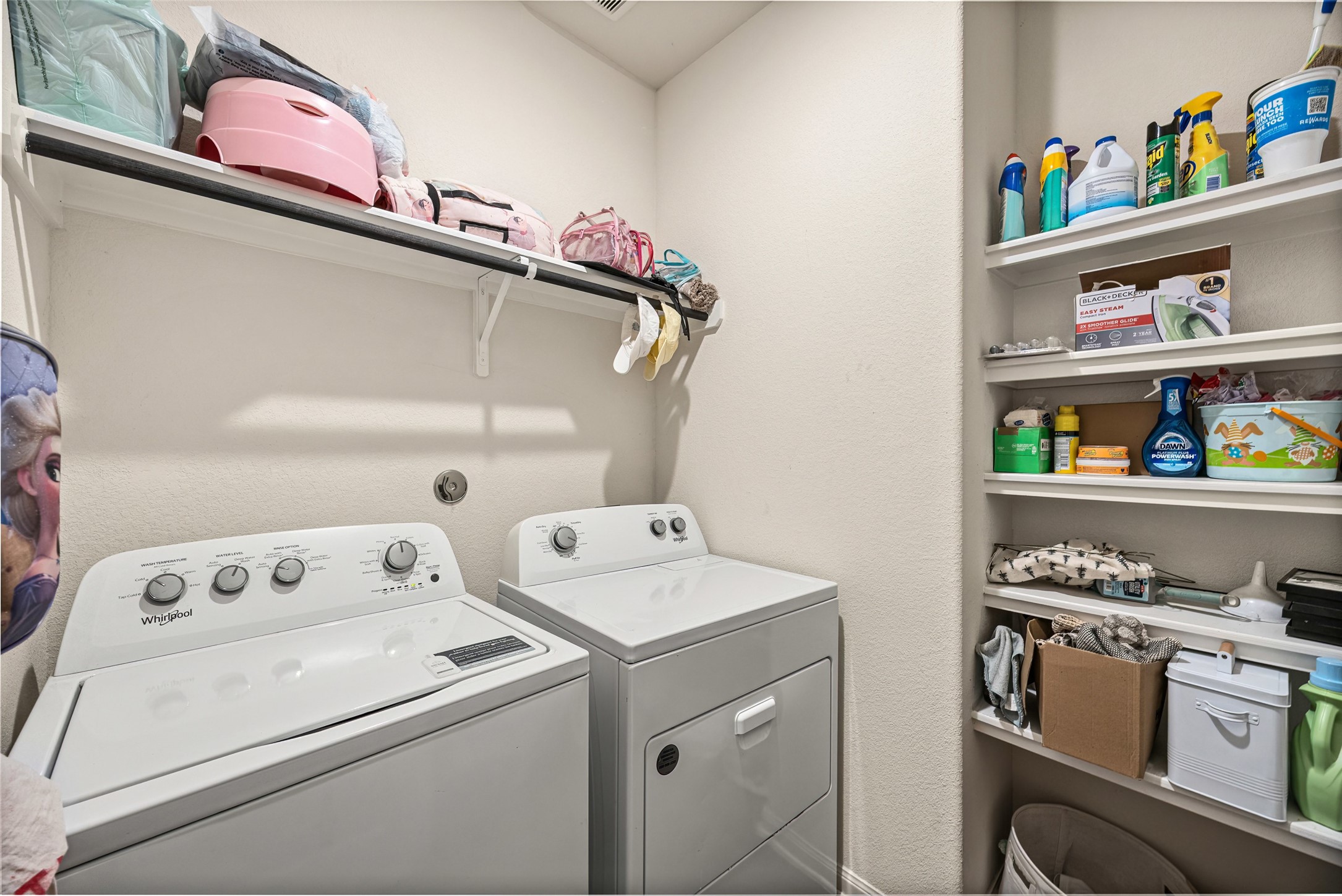 156 County Road Cleveland, TX 77327 - Photo 9 of 25 a utility room with dryer and washer