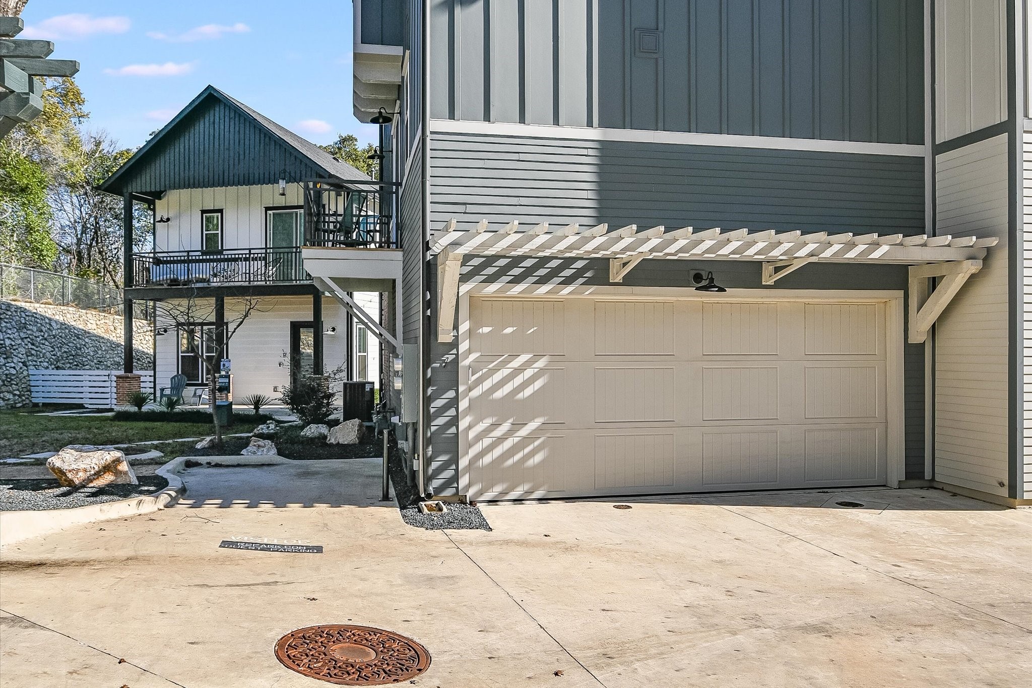 3809 Valley View Road, Unit 7 Austin, TX 78704 - Photo 21 of 21 View of garage