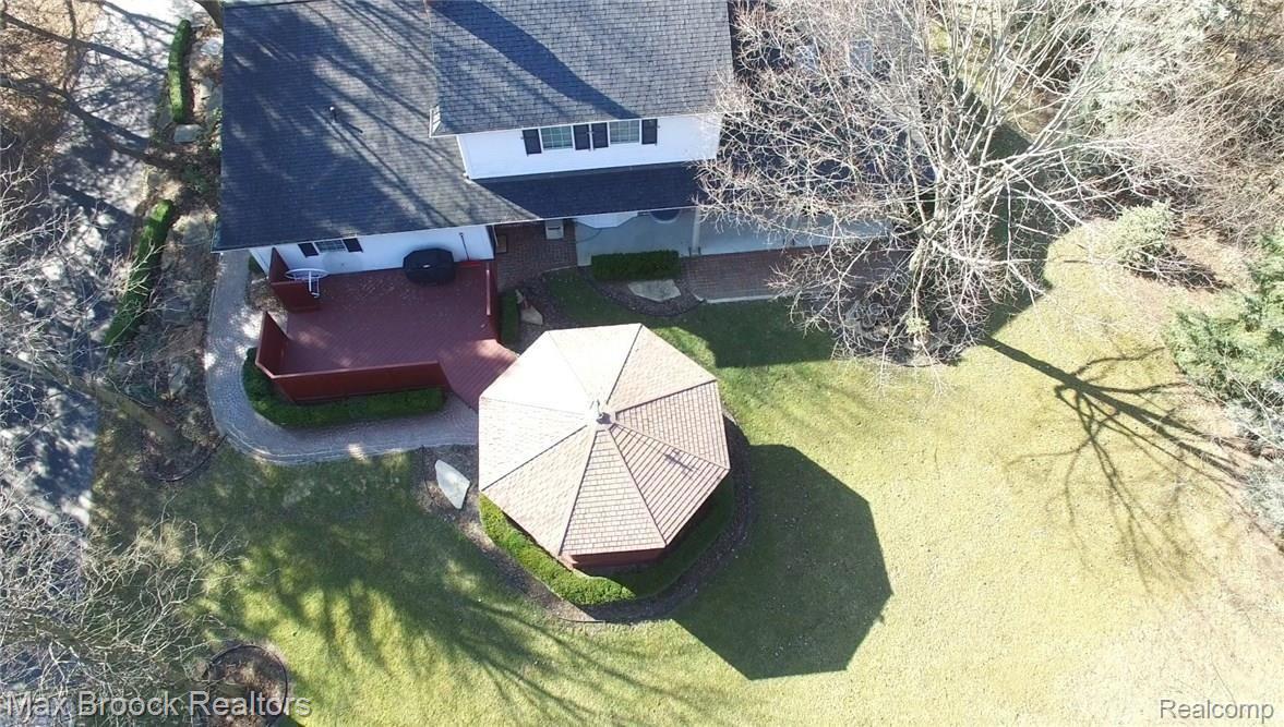 1056 Walnut Grove Rochester, MI 48306 - Photo 39 of 42 Photos by Wes Brooks 1056 Walnut Grove (29).jpg