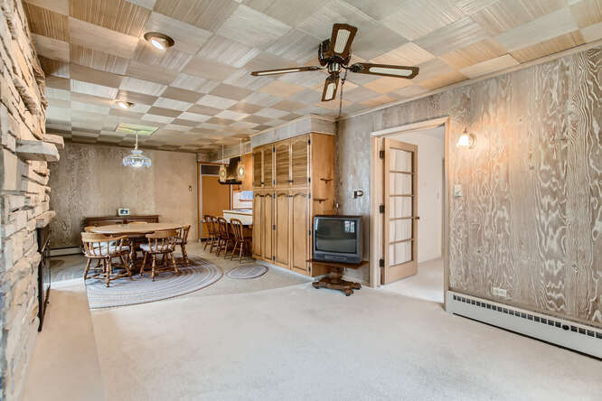 352 South Commonwealth Avenue Elgin, IL 60123 - Photo 11 of 29 a view of a room with gym equipment