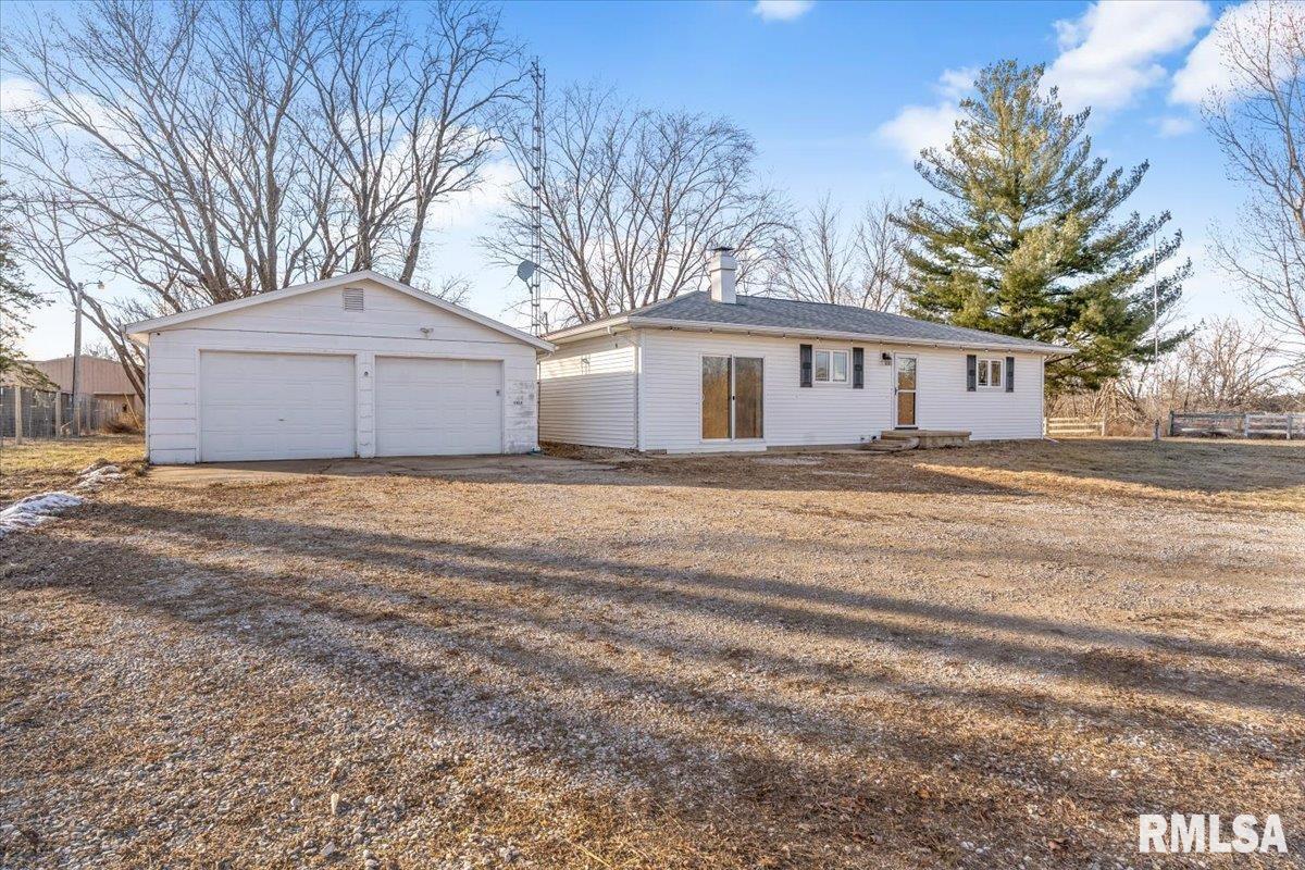 9353 Johns Creek Road Loami, IL 62661 - Photo 2 of 34