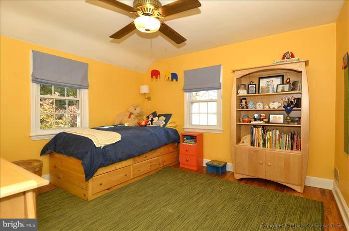 9404 Warren Street Silver Spring, MD 20910 - Photo 11 of 20 Bedroom