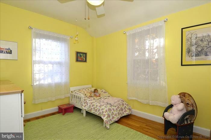 9404 Warren Street Silver Spring, MD 20910 - Photo 5 of 20 Bedroom