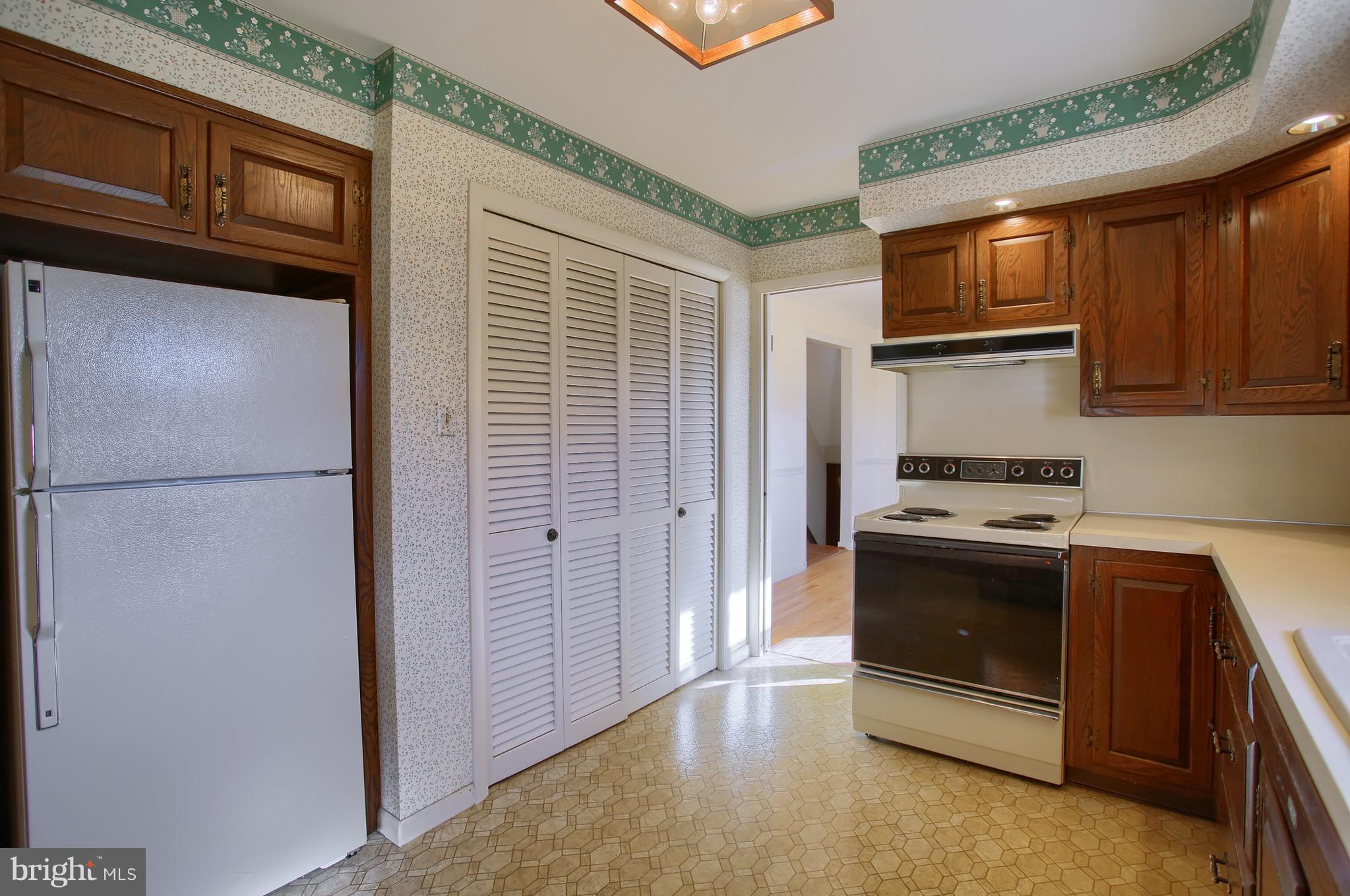2420 Papermill Road Wyomissing, PA 19610 - Photo 13 of 49