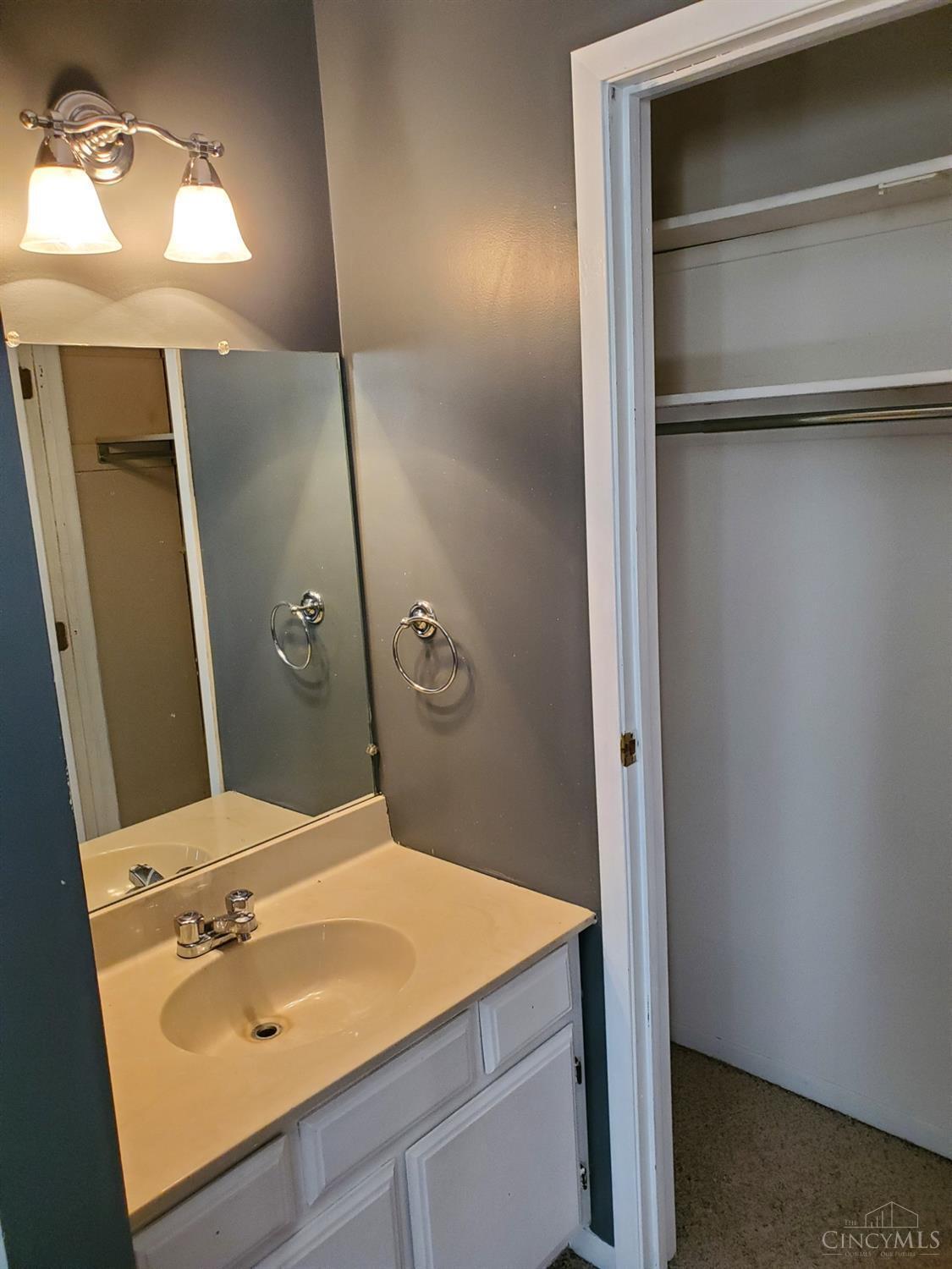 5654 Cheviot Road Cincinnati, OH 45247 - Photo 4 of 7