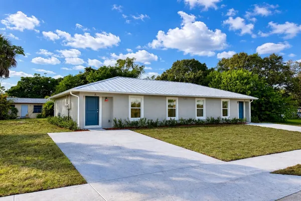 $2,660 | 505 North 27th Street, Fort Pierce, FL 34947