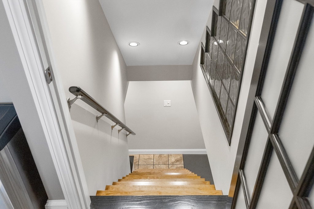 21 Leggs Hill Road Marblehead, MA 01945 - Photo 23 of 38 a view of entryway