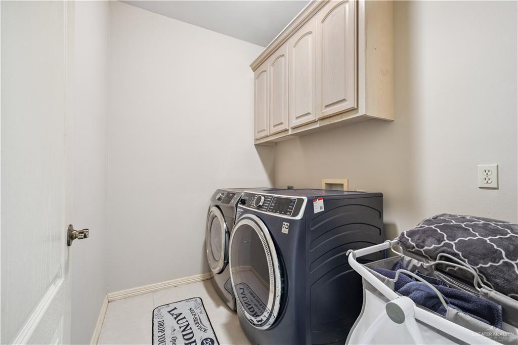 2005 East 28th Street Mission, TX 78574 - Photo 20 of 28 a utility room with dryer and washer