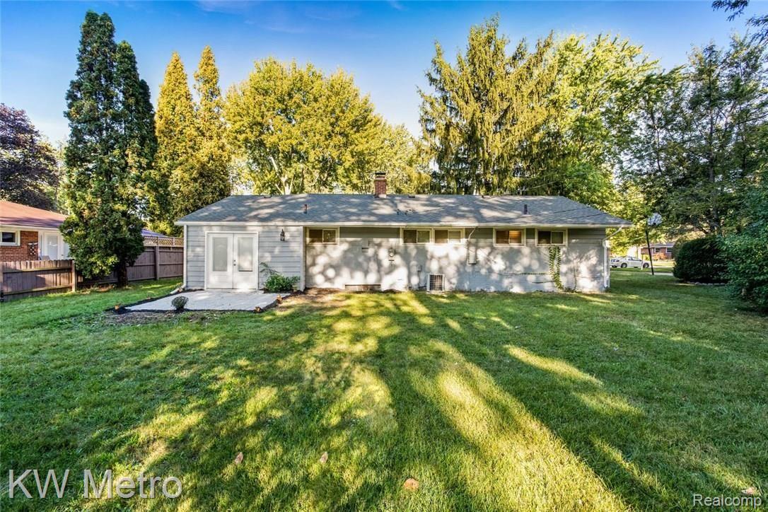 29532 Fall River Road Southfield, MI 48076 - Photo 16 of 17 29532 Fall River Rd Southfield-large-016-14-Back of House-1500x1000-72dpi.jpg