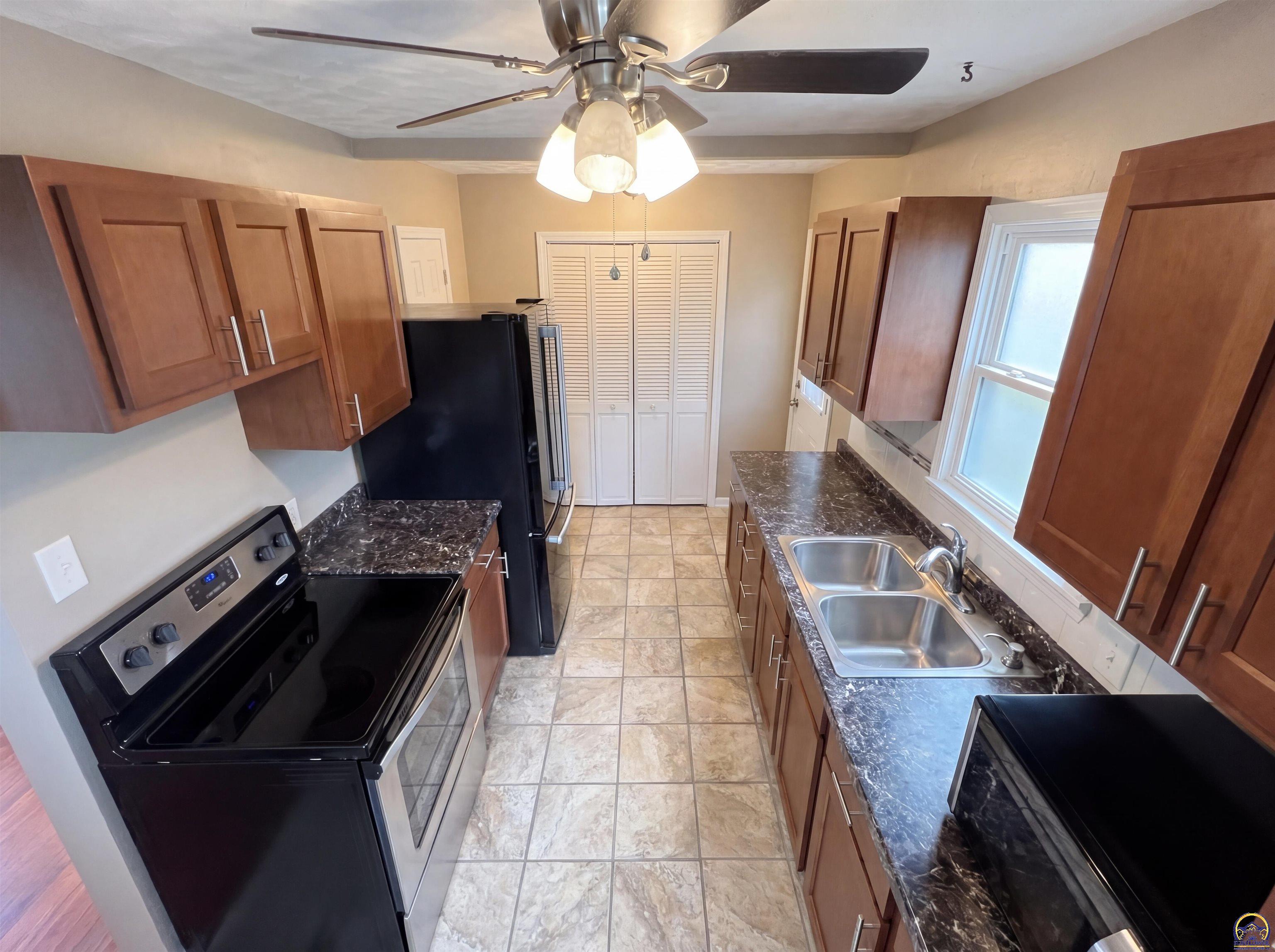 5618 Southwest 14th Street Topeka, KS 66604 - Photo 8 of 15