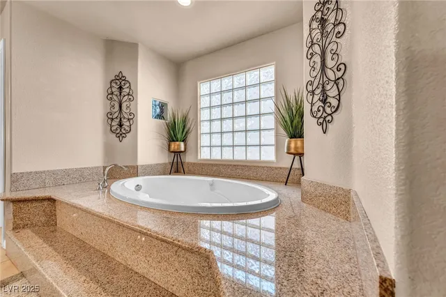 $1,175,000 | 8929 Glenistar Gate Avenue, Las Vegas, NV 89143