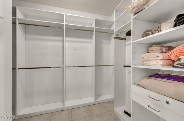 $1,175,000 | 8929 Glenistar Gate Avenue, Las Vegas, NV 89143