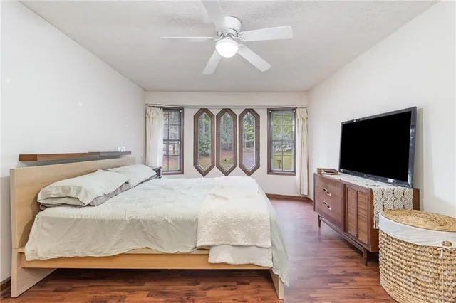 $249,500 | 824 Cedar Lake Drive Southeast, Conyers, GA 30094