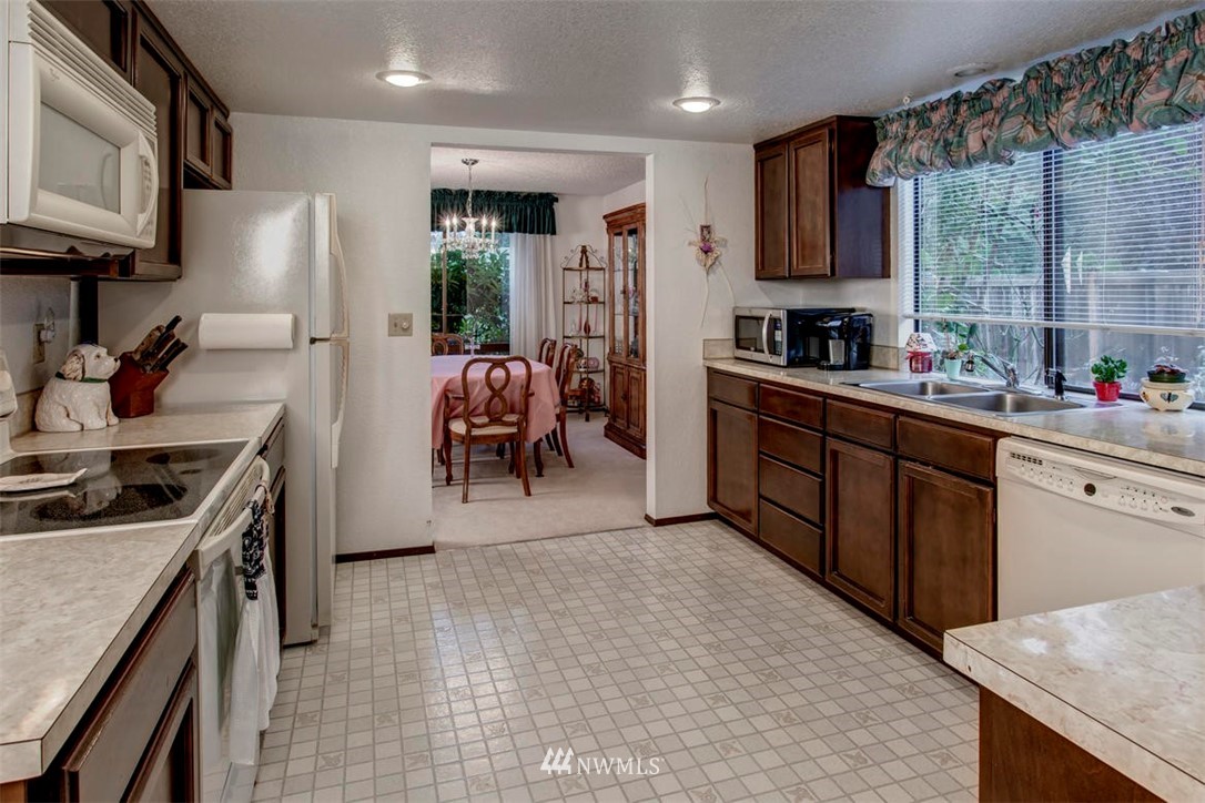 12302 Southeast 96th Place Renton, WA 98056 - Photo 14 of 25 Gallery Image 14