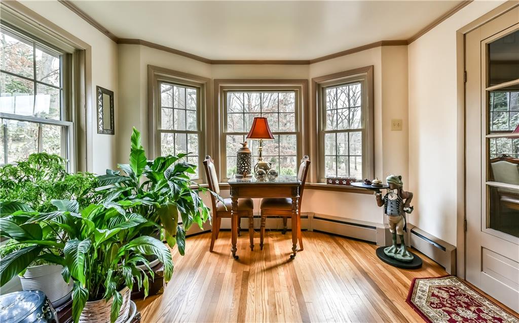 3923 Gibsonia Road Gibsonia, PA 15044 - Photo 2 of 25 Light and bright entrance with a beautiful bay windows!