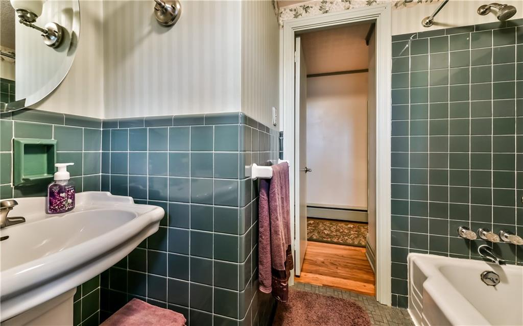 3923 Gibsonia Road Gibsonia, PA 15044 - Photo 20 of 25 Beautiful original ceramic tile adds elegance in the main bath!