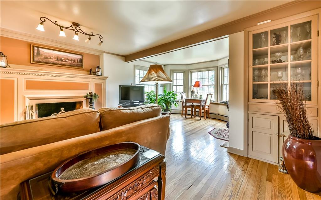 3923 Gibsonia Road Gibsonia, PA 15044 - Photo 8 of 25 Beautiful built-ins and open concept with stunning hardwood floors!