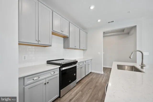 a view of a window in a room