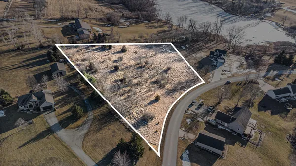 $325,000 | 10076 Emerald Drive, Brooklyn, MI 49230