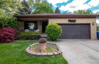 $2,700 | 28418 Walker Avenue, Warren, MI 48092