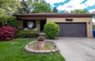 28418 Walker Avenue Warren, MI 48092 - Photo 1 of 13 NCCG9523