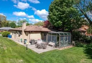 $2,700 | 28418 Walker Avenue, Warren, MI 48092