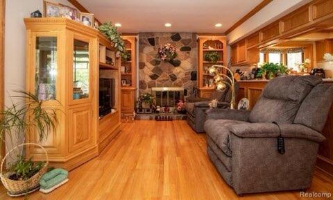 28418 Walker Avenue Warren, MI 48092 - Photo 3 of 13 IODF1785