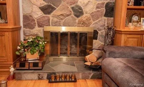 $2,700 | 28418 Walker Avenue, Warren, MI 48092