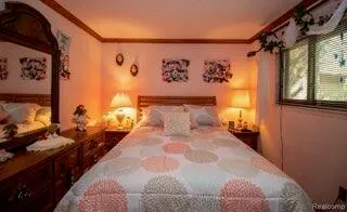 $2,700 | 28418 Walker Avenue, Warren, MI 48092