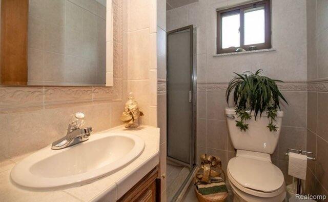 28418 Walker Avenue Warren, MI 48092 - Photo 8 of 13 XSUI7508